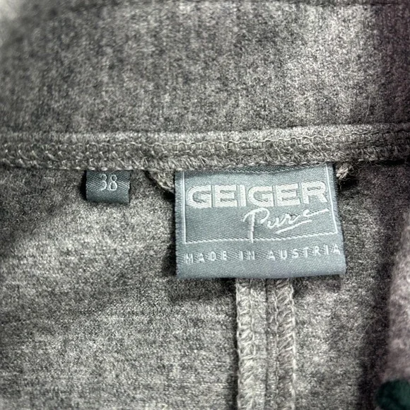 VINTAGE Geiger Skirt Suit Womens 38 Gray Wool Embroidered Floral 2 Piece Austria - Picture 5 of 16